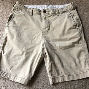 Hollister Khaki Shorts 30”